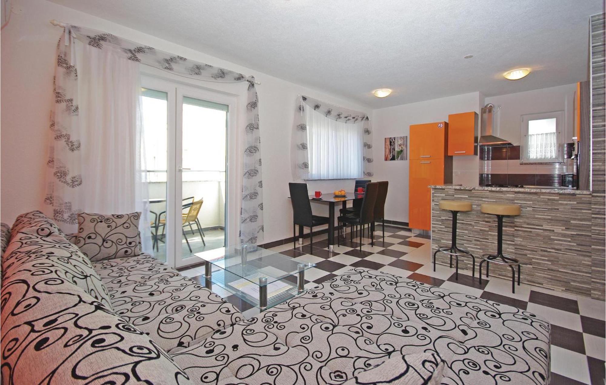 Gorgeous Apartment In Makarska With Wifi 외부 사진